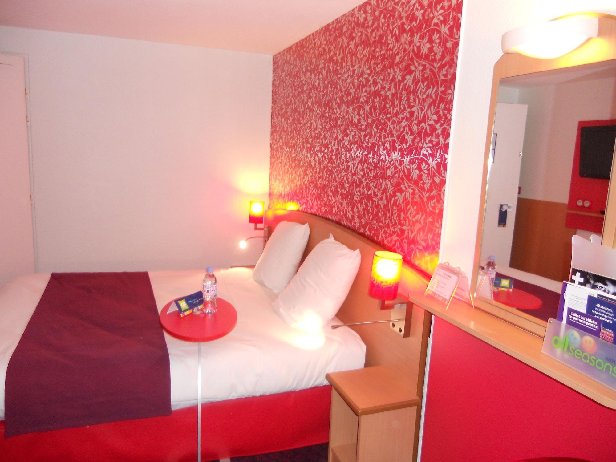 Hotel Ibis Styles Bourg En Bresse Exterior foto