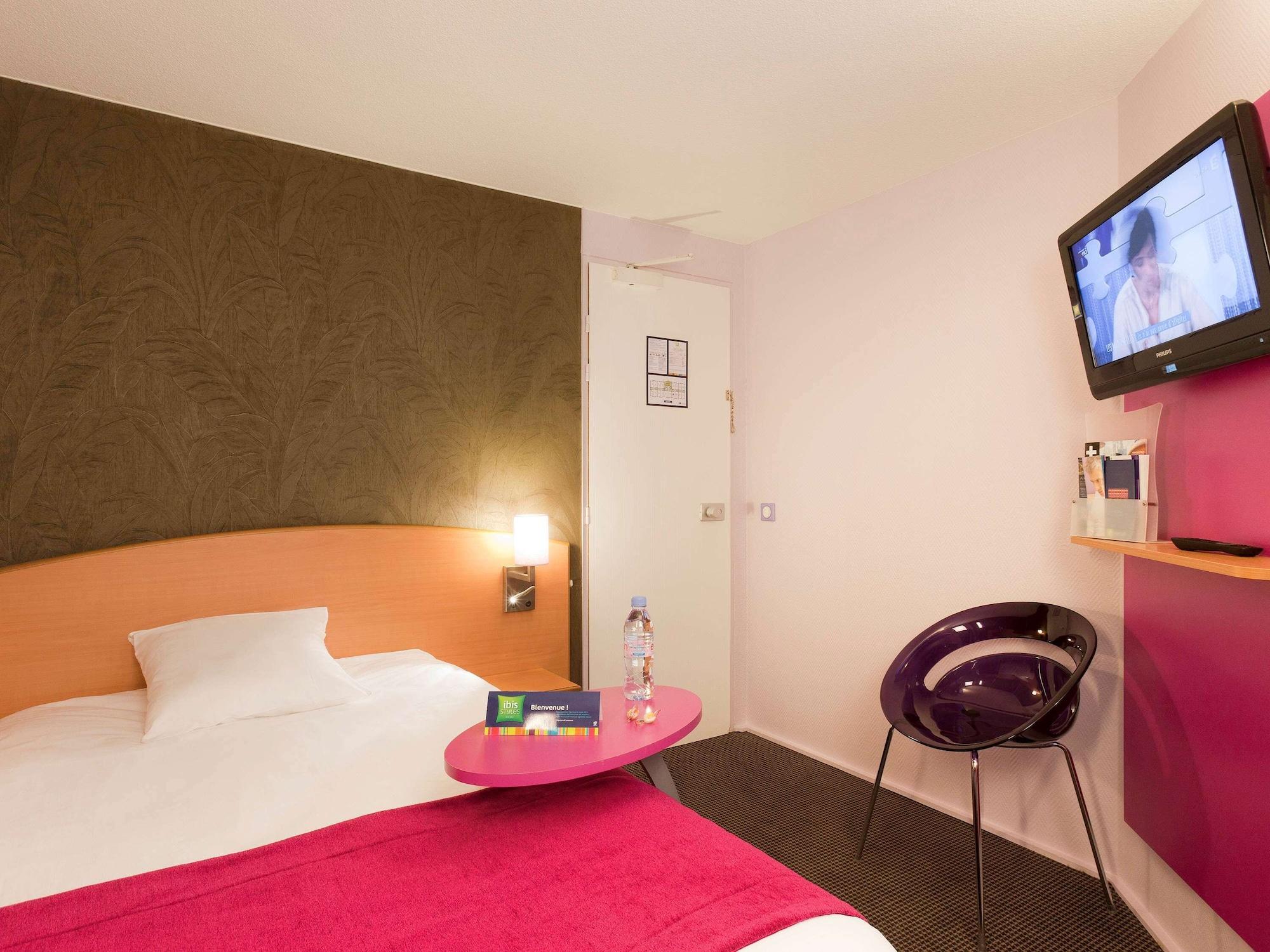 Hotel Ibis Styles Bourg En Bresse Exterior foto