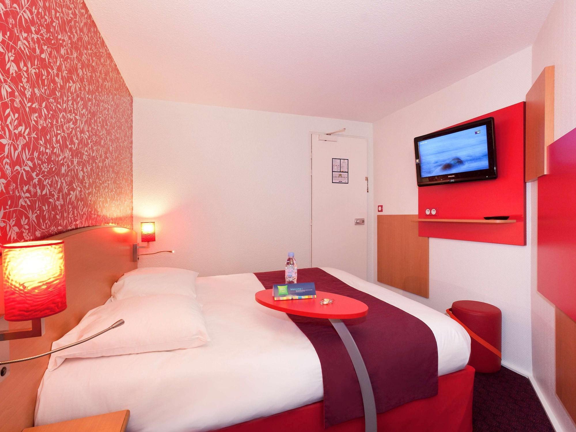 Hotel Ibis Styles Bourg En Bresse Exterior foto