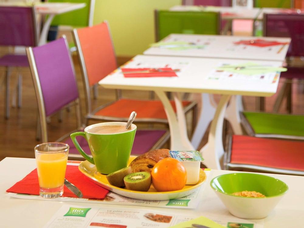 Hotel Ibis Styles Bourg En Bresse Exterior foto