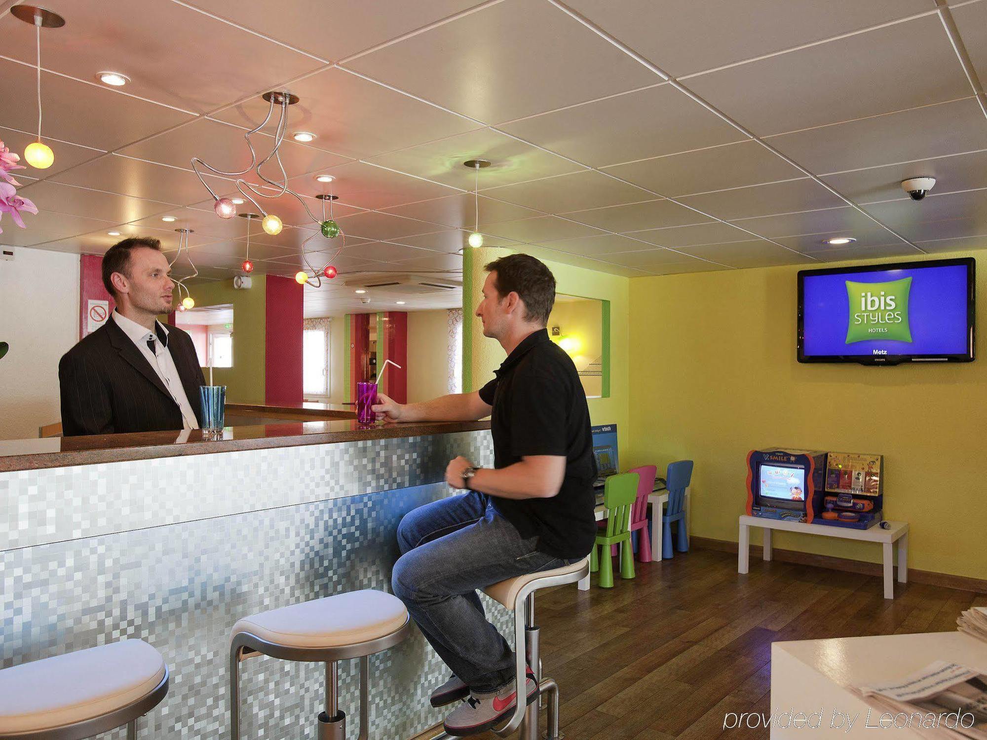 Hotel Ibis Styles Bourg En Bresse Exterior foto